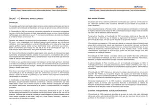 Manual do Prefeito – Copyright Instituto Brasileiro de Administração Municipal – Todos os Direitos Reservados

Manual do Prefeito – Copyright Instituto Brasileiro de Administração Municipal – Todos os Direitos Reservados

Seção i – o MunicíPio: Marco jurídico

Nem sempre foi assim

Introdução

Um passeio pelo tempo, visitando as diferentes Constituições que o país teve, permite observar
que o Município brasileiro sofreu sucessivas alterações no que respeita à sua posição no
cenário federativo.

Os capítulos que formam esta Seção tratam do marco jurídico relativo ao Município, em face do
que dispõem a Constituição da República e as leis que se aplicam a essa esfera de Governo.
A Constituição de 1988, ao incorporar importantes proposições do movimento municipalista,
marcou a história dos Municípios no Brasil, especialmente porque os tornou membros efetivos
da Federação, como definido em seu art. 1º, com autonomia idêntica à da União, dos Estados
e do Distrito Federal, a teor do art. 18.
Aspectos que parecem corriqueiros aos que ingressaram na política em período inferior a
25 anos – como a capacidade de o Município elaborar sua lei orgânica, sem interferência
do Estado, e se responsabilizar por uma série de atribuições, entre estas a de eleger seus
agentes políticos, legislar, prestar serviços de interesse local e administrar suas rendas –
foram sacramentados pela redação dos arts. 29, 29-A e 30 da Constituição em vigor. E, se
hoje parecem regras indiscutíveis, alcançá-las não foi tão simples.
Ao Município foi atribuída competência para legislar sobre assuntos de interesse local, para
suplementar a legislação federal e estadual no que couber e a competência dita comum,
exercida pelos diversos entes federativos, representada por longo rol de temas que devem ser
objeto de ação por essas esferas.
À medida em que questões relacionadas à diversidade em sentido amplo ganharam relevância
e no rastro da consolidação da democracia no país, com o reconhecimento de que o tratamento
igual para desiguais resulta em injustiça, a abordagem dada aos Municípios pela Constituição
passou a receber visão crítica.
O fenômeno denominado “síndrome da simetria”, que remete ao tratamento dado ao Município
na Constituição, é alvo de reflexão por parte dos profissionais que atuam na Administração
Pública e objeto da atenção de gestores que, com eleitores mais preparados politicamente,
são avaliados por resultados.
A Constituição, em sua ênfase na autonomia municipal, ignora a diversidade da situação dos
Municípios, as particularidades históricas, econômicas e culturais, considerando que todos
estão aptos a cumprir com o mesmo conjunto de direitos, deveres e obrigações, em relação
às questões institucionais, administrativas e de gestão e, consequentemente, em relação à
população.
Embora listados na Constituição, não há, em vários casos, formalização do que é da alçada
de cada ente governamental no que respeita aos serviços comuns. Note-se que, não fora tal
ausência, é possível que normas de cooperação entre as esferas de Governo tivessem obtido
maior clareza a respeito do que cabe a cada um – União, Estado, Município –, implicar no
aprimoramento do federalismo brasileiro.

10

Antes, no período imperial, o País era unitário, a Administração era centralizada e a Constituição
do Império, datada de 25 de março de 1824, continha apenas alguns artigos sobre as Cidades
e as Vilas (não se utilizava a palavra Município).
Proclamada a República, a Constituição de 1891 contemplou referência ao Município, de
forma indireta, ao determinar que os Estados se organizassem de forma que assegurasse a
autonomia do Município, “em tudo quanto respeite ao seu peculiar interesse”.
A Constituição promulgada em 1934 inovou em relação ao tratamento dado ao Município, que
passou a ter sua autonomia, naquilo que respeitasse ao seu peculiar interesse, reconhecida
de forma direta e explícita. Falou-se pela primeira vez em autonomia política (eleição de seus
Prefeitos e Vereadores), financeira (decretação de seus impostos, taxas e outras rendas)
e administrativa (organização de seus serviços), porém não lhe coube menção como ente
constitutivo da Federação brasileira.
A Constituição de 1937 manteve a condição anterior, pois também não incluiu o Município
como componente da Federação, que ficou como nas duas Cartas anteriores. Permaneceu,
entretanto, o respeito à autonomia municipal, com seus desdobramentos.
A redemocratização do País consolidou-se com a Constituição promulgada em 1946. A
Federação permaneceu composta pelos Estados, Distrito Federal e Territórios, sem incluir o
Município, e a autonomia deste manteve-se compreendendo aspectos políticos, administrativos
e financeiros.
A Constituição de 1967 relativizou a autonomia municipal, especialmente no concernente
à escolha dos Prefeitos, que se poderia dar pelo voto popular, pelo Governador do Estado
(capitais e Municípios considerados estâncias hidrominerais) e pelo Presidente da República
(Municípios declarados de interesse da segurança nacional).
A Emenda Constitucional nº 1, de 1969, manteve a competência estadual para ditar a lei
orgânica, repetiu as normas sobre autonomia financeira e administrativa e manteve as
limitações às eleições dos Prefeitos, o que mais tarde veio a ser revogado por meio de emenda,
estendendo-se as eleições a todos os Municípios, sem exceção.

Questões ainda pendentes: o atual pacto federativo
A Constituição de 1988 organizou a repartição de recursos de modo a dar maior visibilidade
à dimensão político-administrativa do Município, tanto que, por esse e por outros motivos, foi
apelidada de “Constituição municipalista”.

11

 