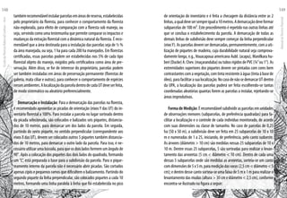 tambémrecomendávelinstalarparcelasemáreasdereserva,estabelecidas
pelo proprietário da floresta, para conhecer o comportamento da floresta
não-explorada, para efeito de comparação com a floresta sob manejo, ou
seja, servindo como uma testemunha que permite comparar os impactos e
mudanças da extração florestal com a dinâmica natural da floresta. É reco-
mendável que a área destinada para a instalação das parcelas seja de ½ %
da área manejada, ou seja, 1 ha para cada 200 ha manejados. Em florestas
certificadas, essas parcelas podem ser estabelecidas nos 5% de cada tipo
florestal objeto do manejo, exigidos pela certificadora como área de pre-
servação. Além disso, se for de interesse do proprietário, parcelas podem
ser também instaladas em áreas de preservação permanente (florestas de
galeria, mata ciliar e outras), para conhecer o comportamento de espécies
nessesambientes.AlocalizaçãodaparceladentrodecadaUTdeveserfeita,
de modo sistemático ou aleatório preferencialmente.
Demarcação e Instalação: Para a demarcação das parcelas na floresta,
é recomendado aproveitar as picadas de orientação (eixosY das UT) do in-
ventário florestal a 100%. Para instalar a parcela no lugar sorteado dentro
da picada selecionada, são colocados e balizados seis piquetes, distancia-
dos de 10 metros, para demarcar um dos lados da parcela. Em seguida,
partindo do sexto piquete, no sentido perpendicular (correspondente aos
eixos X das UT), devem ser colocados outros 5 piquetes também distancia-
dos de 10 metros, para demarcar o outro lado da parcela. Para isso, é ne-
cessárioutilizarumabússola,paraqueosdoisladosformemumângulode
90°. Após a colocação dos piquetes dos dois lados do quadrado, formando
um“L”, está preparada a base para a subdivisão da parcela. Para o pique-
teamento interno da parcela não é necessário abrir picadas. São cortados
apenas cipós e pequenos ramos que dificultem o balizamento. Partindo do
segundo piquete da linha perpendicular, são colocados piquetes a cada 10
metros, formando uma linha paralela à linha que foi estabelecida no pico
de orientação do inventário e é feita a checagem da distância entre as 2
linhas,aqualdevesersempreiguala10metros.Ademarcaçãodeveformar
subparcelas de 100 m². Este procedimento é repetido nas outras linhas até
que se conclua o estabelecimento da parcela. A demarcação de todas as
demais linhas de subdivisão deve sempre começar da linha perpendicular
(eixoY). As parcelas devem ser demarcadas, permanentemente, com a uti-
lização de piquetes de madeira, cuja durabilidade natural seja comprova-
damente longa, e.g.,Vouacapoua americana Aubl. (acapu), Manilkara hu-
beri(Ducke)A.Chev.(maçaranduba)outubosrígidosdePVC(¾”ou1”).As
extremidades superiores dos piquetes devem ser pintadas com cores bem
contrastantescomavegetação,comtintaresistenteàágua(tintaàbasede
óleo),parafacilitarasualocalização.NocasodenãosedemarcarUTdentro
da UPA, a localização das parcelas poderá ser feita escolhendo-se tantas
coordenadas aleatórias quantas forem as parcelas a instalar, rejeitando-se
áreas improdutivas.
FormadeMedição:Érecomendávelsubdividirasparcelasemunidades
de observações menores (subparcelas, de preferência quadradas) para fa-
cilitar a localização e o controle de cada indivíduo monitorado, de acordo
com suas dimensões ou classe de tamanho. No caso de parcelas de 0,25
ha (50 x 50 m), a subdivisão deve ser feita em 25 subparcelas de 10 x 10
m e numeradas de 1 a 25, iniciando, de preferência, pelo canto sudoeste.
As árvores (diâmetro > 10 cm) são medidas nessas 25 subparcelas de 10 x
10 m. Dentre essas 25 subparcelas, 5 são sorteadas para realizar o levan-
tamento das arvoretas (5 cm < diâmetro < 10 cm). Dentro de cada uma
dessas 5 subparcelas onde são medidas as arvoretas, sorteia-se um canto
comdimensõesde5x5m,paramediçãodasvaras(2,5cm<diâmetro<5
cm); e dentro desse canto sorteia-se uma faixa de 5 m x 1 m para realizar o
levantamento das mudas (altura > 30 cm e diâmetro < 2,5 cm), conforme
encontra-se ilustrado na figura a seguir:
EscoladaFlorestaRobervalCardoso–Acre
148
ManualdoTécnicoFlorestal
149
 