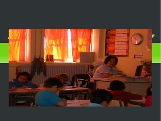 MARI CARMEN CON COLLAR Y ANILLO A JUEGO SE LE VE CONTENTA (ES QUE CASIAN ESTÁ TODAVÍA TRANQUILO) 