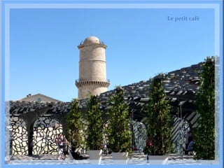 Le petit café

 
