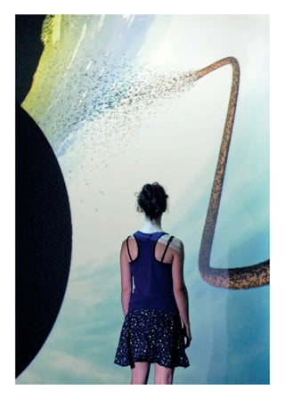 237
3
Paysages numériques
C’est au cœur du pays d’Aix et dans la ville d’Aix-en-Provence
que le troisième Épisode de l’année 2013 puise ses racines.
Ce bouillonnement artistique dans l’innovation et les arts
numériques repose sur un savoir-faire et des talents en devenir
en s’inscrivant d’ores et déjà dans l’histoire de l’esthétique.
Ce sont ces tendances, alliances, dialogues intergénérationnels
qui sont mis à l’honneur.
En septembre 2013, l’ouverture du nouveau Conservatoire
est l’occasion de rassembler amateurs et professionnels,
élèves et enseignants, dans un même élan joyeux et festif,
en lien avec «Musiques dans la rue».
ZOOM ARTS NUMÉRIQUES > Septembre à novembre
Art numérique
Seconde Nature,
Aix-en-Provence
 