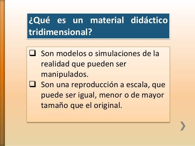 Los modelos a un pequeño pecho
