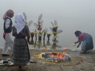 Maya ceremonies in laguna chicabal
