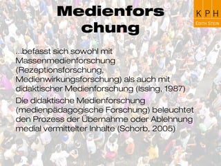 Medienfunktionen in Lehr-
/Lernprozessen
• Vermittlungsfunktion (indirekte Erfahrungen)
• Darstellungs- und Veranschaulichungsfunktion
• Kommunikationsfunktion (zeit- u. ortsunabhängig
• Repräsentationsfunktion
• Lehrfunktion
• Individualisierungsfunktion (Lernsoftware)
• Multiplikationsfunktion (Lehrangebot für große
Schülergruppen)
• Dokumentationsfunktion (bei wichtigen Schulereignissen)
 