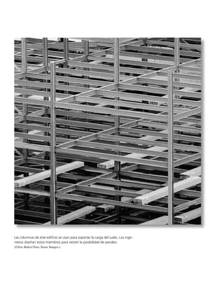 522 • CAPÍTULO 10 Transformación de deformación unitaria
En la sección 9.7 se hizo notar que, en tres dimensiones, el estado de es-
fuerzo en un punto se puede representar por un elemento orientado en
una dirección específica tal que el elemento sólo está sujeto a esfuerzos
principales cuyos valores máximo, intermedio y mínimo son máx, int y
mín. Estos esfuerzos someten al material a las deformaciones unitarias
principales máx, int y mín.También, si el material es homogéneo e isotró-
pico a la vez, el elemento no estará sometido a deformaciones unitarias
cortantes, porque el esfuerzo cortante en los planos principales es cero.
Supongamos que las tres deformaciones unitarias principales causan
alargamientos a lo largo de los ejes x, y y z, como se ve en la figura
10-14a.Si el elemento se ve en dos dimensiones,esto es,en los planos x  