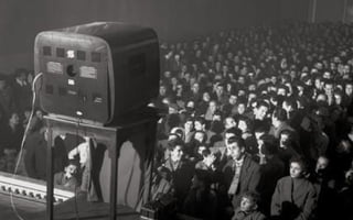 “ Medium is the message” Berømt statement fra McLuhans bog fra 1964  Understanding Media: The Extensions of Man 