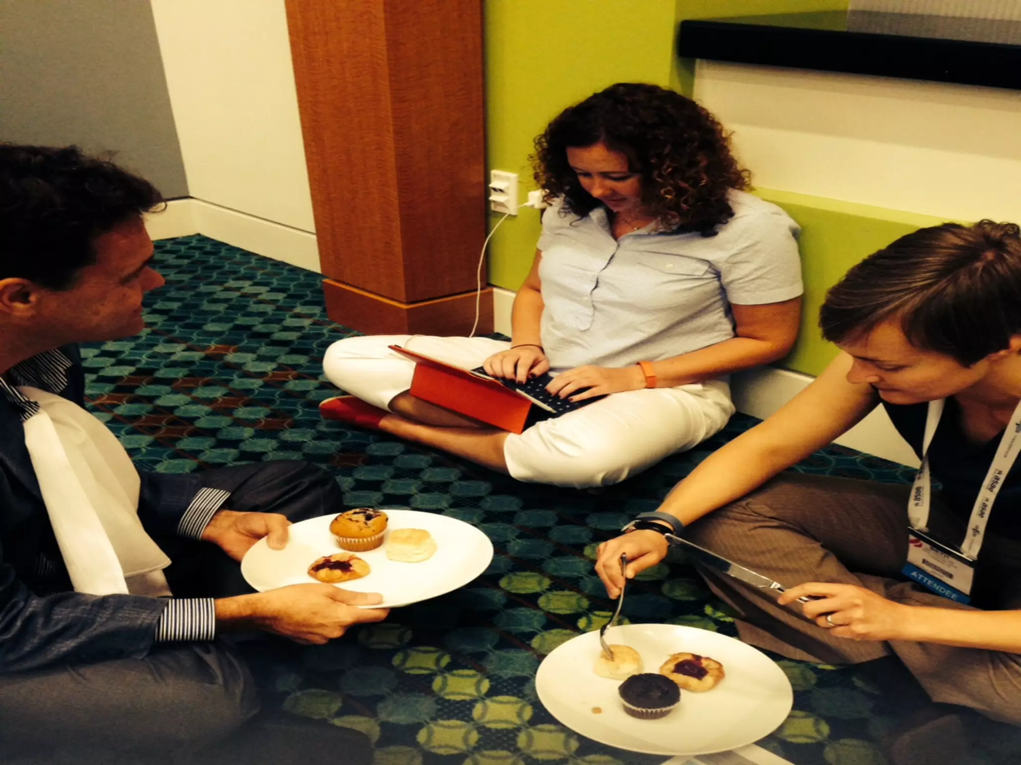 #ASAE14	
  
•  Photo of eating on ﬂoor
 