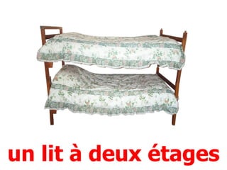 un lit à deux étages
 