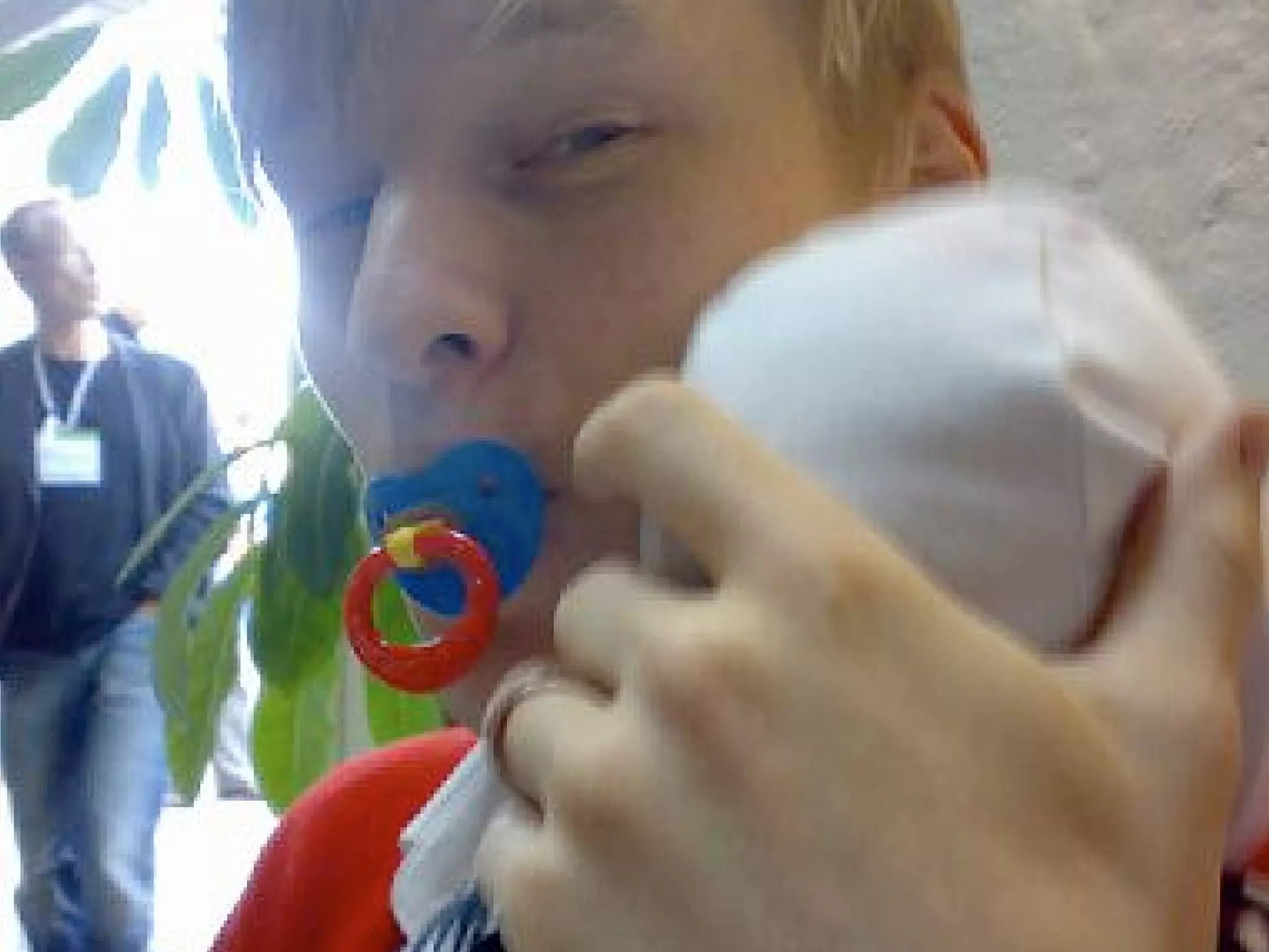 Microblogging: Tiny social objects. On the future of participatory media