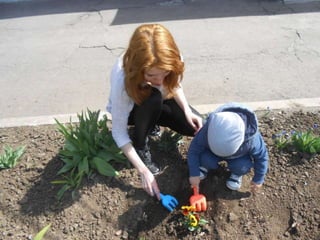 «Ой, гарненький квітничок у малесеньких діток»