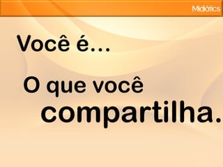  No Brasil, o Twitter já tem mais tráfego que o YouTube e o Orkut, cerca de 56%OrkutFundada pelo Google em 2004, o Orkut foi a primeira grande rede social a se desenvolver no Brasil e ainda é a rede social mais acessada no país.Tem grande força nas classes B, C e D e nos usuários entrantes da Internet. Ações de marketing viral podem ser estimuladas no Orkut. Essas ações virais devem ser alimentadas nos seus primeiros estágios para que cresçam e deem o resultado esperado.Por ser a maior rede social do Brasil, acaba sendo a que mais tem segmentos de público espalhados pelas milhares de comunidades. São diversos nichos a ser explorados no Orkut, o que pode ser utilizado como uma fonte de pesquisa qualitativa gratuita.A probabilidade de encontrar um usuário falando de sua empresa no Orkut é bem grande.