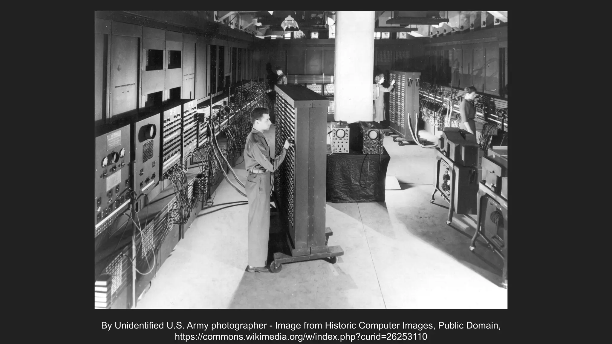 By Unidentified U.S. Army photographer - Image from Historic Computer Images, Public Domain,
https://commons.wikimedia.org/w/index.php?curid=26253110
 