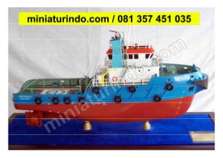 Miniatur Kapal Tanker 081 357 451 035 (TSEL)