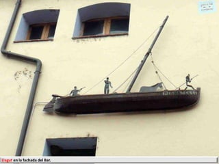 Llagut en la fachada del Bar.
 