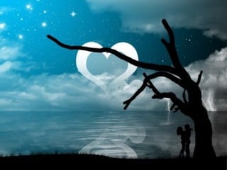 Con mis ojos la veo siempre, en un eterno presente, que sin embargo es remoto. Como una visión animada de la felicidad,