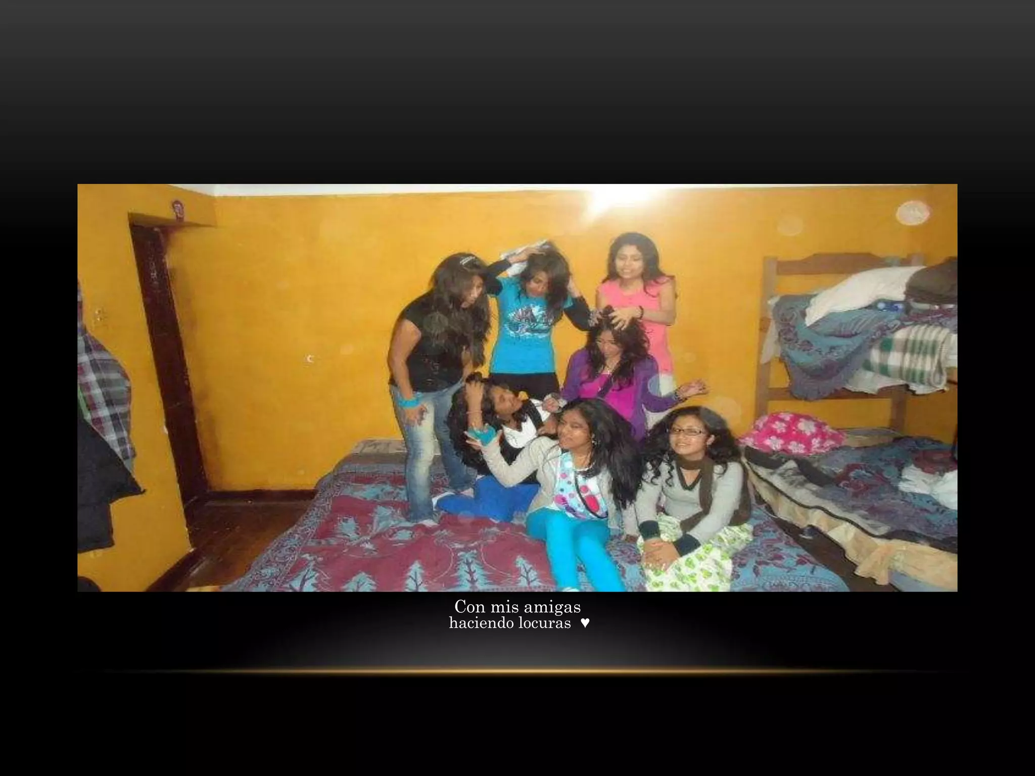 Con mis amigas
haciendo locuras ♥
 