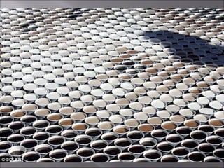 Mona Lisa 3604 kávéspohárból! A poharak különböző mennyiségű tejjel, kávéval voltak megtöltve, hogy a megfelelő színárnyalatok megjelenjenek. Mona Lisa from 3604 coffee glasses! The glasses were filled with a different amount of milk, coffee in order for the suitable shades to appear. Képek: Internet Zene: Ansambl Akkordeonistov - 18 - Para Elisa Összeállította: Kapitán József 