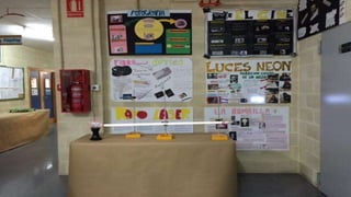 Monitor hall proyectos luz oscuridad