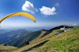 Eco turismo e sport sul Monte Generoso: il parapendio 