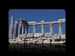    Situat al municipi d’ Évora ( Portugal)
   Construït al s, I aC i modificat els ss. I i II.
   Gairebé destruït al s. V per les invasions
    dels bàrbars.
   A l’Edat mitjana es van utilitzar les pedres
    per construir el castell de la ciutat.
   Patrimoni de la Humanitat.
 