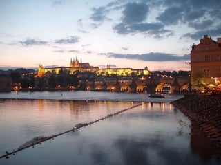 Most Karola W Pradze