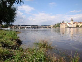 Most Karola W Pradze