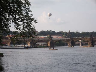 Most Karola W Pradze