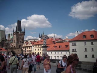 Most Karola W Pradze