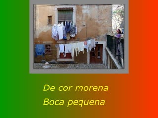 De cor morena Boca pequena 