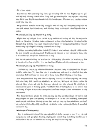 42
- §æ bª t«ng mãng.
Tuú theo ®Æc ®iÓm cña tõng c«ng tr×nh, quy m« c«ng tr×nh mµ møc ®é phøc t¹p cña quy
tr×nh kü thuËt thi c«ng cã kh¸c nhau. C«ng tr×nh quy m« cµng lín, c«ng nghÖ thi c«ng cµng
hiÖn ®¹i th× møc ®é phøc t¹p cña qu¸ tr×nh thi c«ng cµng cao, ®ång thêi nguy c¬ g©y « nhiÔm
m«i tr-êng cµng lín.
§Ó gi¶m thiÓu « nhiÔm m«i tr-êng trong giai ®o¹n thi c«ng nµy, trong tõng c«ng ®o¹n thi
c«ng ph¶i triÖt ®Ó thùc hiÖn c¸c quy tr×nh thi c«ng chung vµ riªng míi cã thÓ h¹n chÕ ®-îc «
nhiÔm:
* Giai ®o¹n gia c«ng l¾p dùng cèt thÐp mãng.
¥ giai ®o¹n nµy chñ yÕu lµ c¸c vËt liÖu Ýt g©y « nhiÔm m«i tr-êng: s¾t thÐp, d©y thÐp, thÐp
thanh.v.v. C¸c c«ng viÖc còng Ýt g©y « nhiÔm m«i tr-êng, cã thÓ gäi c«ng viÖc gia c«ng l¾p
dùng cèt thÐp lµ nh÷ng c«ng viÖc t-¬ng ®èi s¹ch. MÆc dï vËy trong gia c«ng cèt thÐp còng cã
mét sè c«ng viÖc cÇn ph¶i chó träng tíi vÊn ®Ò m«i tr-êng:
Khi lµm s¹ch cèt thÐp b»ng ho¸ chÊt (H2SO4 lo·ng 1 ngµn vµ bazo) cÇn ph¶i cã biÖn ph¸p
thu gom ho¸ chÊt sau sö dông, tr¸nh ®Ó ch¶y ra mÆt b»ng nã sÏ ch¶y vµo c¸c hÖ thèng tiªu
n-íc cña khu vùc l©n cËn lµm « nhiÔm m«i tr-êng.
NÕu hµn c¸c cèt thÐp b»ng khÝ acetilen cÇn cã biÖn ph¸p gi¶m thiÓu khÝ acetilen g©y ¶nh
h-ëng tíi m«i tr-êng, nªn bè trÝ vÞ trÝ hµn ë cuèi giã ®Ó gi¶m møc ®é « nhiÔm m«i tr-êng.
* Giai ®o¹n gia c«ng l¾p dùng v¸n khu«n mãng.
Giai ®o¹n nµy còng Ýt g©y « nhiÔm v× h×nh thøc c«ng viÖc kh«ng sö dông nhiÒu vËt liÖu g©y
« nhiÔm m«i tr-êng. Tuú theo ®iÒu kiÖn vµ yªu cÇu c«ng tr×nh ng-êi ta cã thÓ sö dông v¸n
khu«n thÐp ®Þnh h×nh hoÆc v¸n khu«n gç, hÖ thèng chèng ®ì cã thÓ dïng gç hoÆc thÐp.
- NÕu dïng v¸n khu«n thÐp ®Þnh h×nh khi l¾p dùng vµ tr-íc khi ®æ bª t«ng dïng s¬n chèng
dÝnh, dÇu chèng dÝnh cho bÒ mÆt v¸n khu«n .v.v. cÇn l-u ý kh«ng ®Ó r¬i v·i c¸c vËt liÖu ®ã
trªn mÆt b»ng, nÕu r¬i v·i ph¶i thu dän ngay tr¸nh ®Ó ch¶y trµn trªn mÆt ®Êt cã thÓ g©y «
nhiÔm ®Êt vµ nguån n-íc xung quanh. V¸n khu«n th¸o dì xuèng ph¶i ®-a vµo kho cã m¸i
che, kh«ng ®Ó ngoµi m-a c¸c chÊt chèng dÝnh cã thÓ theo dßng n-íc lµm « nhiÔm m«i tr-êng
xung quanh.
- NÕu dïng v¸n khu«n gç cÇn chó ý khi gia c«ng l¾p dùng c¸c ®Çu mÈu gç r¬i v·i trªn mÆt
b»ng cÇn ph¶i thu gom s¹ch tËp trung vµo mét vÞ trÝ ®Ó ®-a ®i n¬i kh¸c thiªu huû, tr¸nh t¹o ra
mét l-îng r¸c th¶i r¾n do thi c«ng t¹o nªn. Qu¸ tr×nh gia c«ng l¾p dùng v¸n khu«n gç cã thÓ
g©y ra bôi v× bª t«ng b¸m dÝnh vµo bÒ mÆt v¸n khu«n, cã thÓ t-íi Èm v¸n khu«n ®Ó gi¶m bôi
cho m«i tr-êng.
* Giai ®o¹n ®æ bª t«ng mãng.
§©y lµ giai ®o¹n thi c«ng cã kh¶ n¨ng g©y nhiÒu « nhiÔm cho m«i tr-êng, v× vËy cÇn chó
träng c¸c quy tr×nh quy ph¹m thi c«ng, cè g¾ng gi¶m tíi møc thÊp nhÊt nh÷ng t¸c nh©n g©y «
nhiÔm míi cã thÓ h¹n chÕ « nhiÔm m«i tr-êng. Th-êng cã hai tr-êng hîp:
 