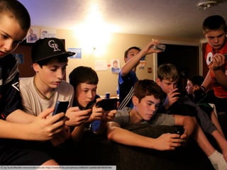 CC by Scott Macklin www.mcdm.uw.edu http://www.ﬂickr.com/photos/50865813@N06/6878930546/

10

 