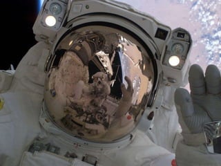 THIS JOB IS:
• Both men’s
and women’s
• Physical
• Hard
• High-paid
• Outdoor
• Dangerous

 