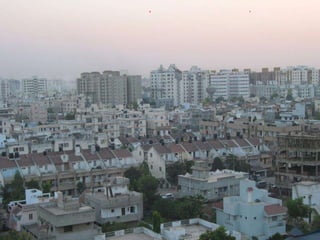 ભરી લો શ્વાસમાં એની સુગંધનો દરિયો,પછી આ માટીની ભીની અસર મળે ન મળે.