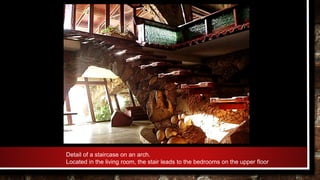 Detail of a staircase on an arch.
Located in the living room, the stair leads to the bedrooms on the upper floor
 