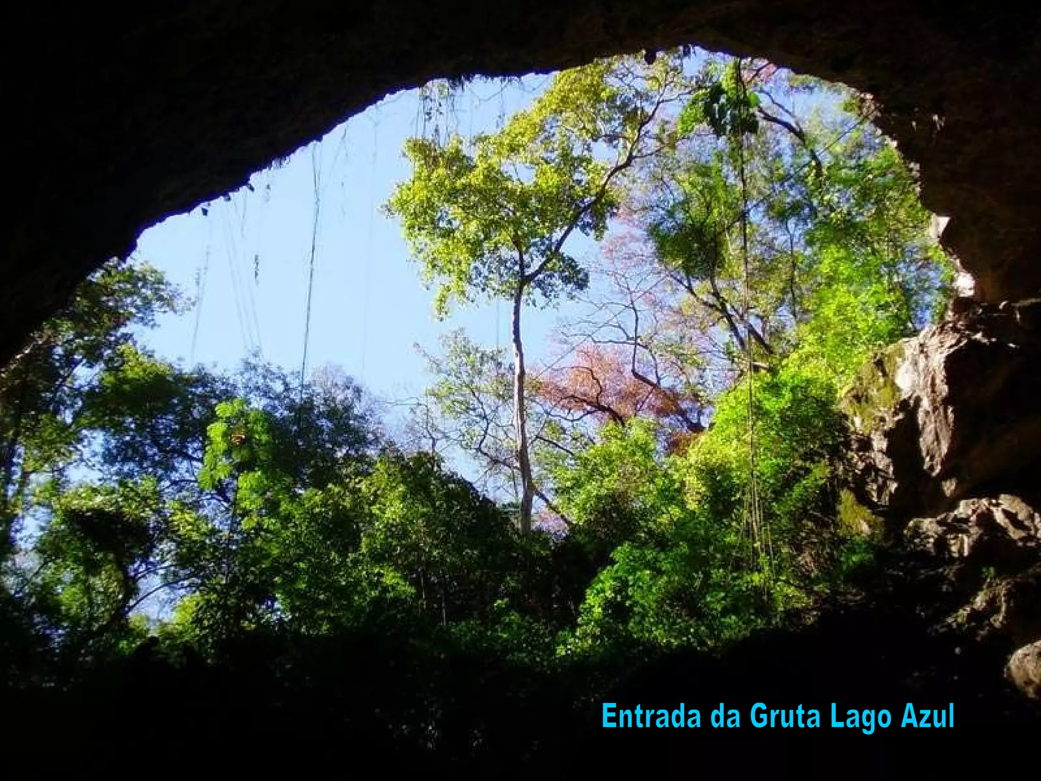 Entrada da Gruta Lago Azul
