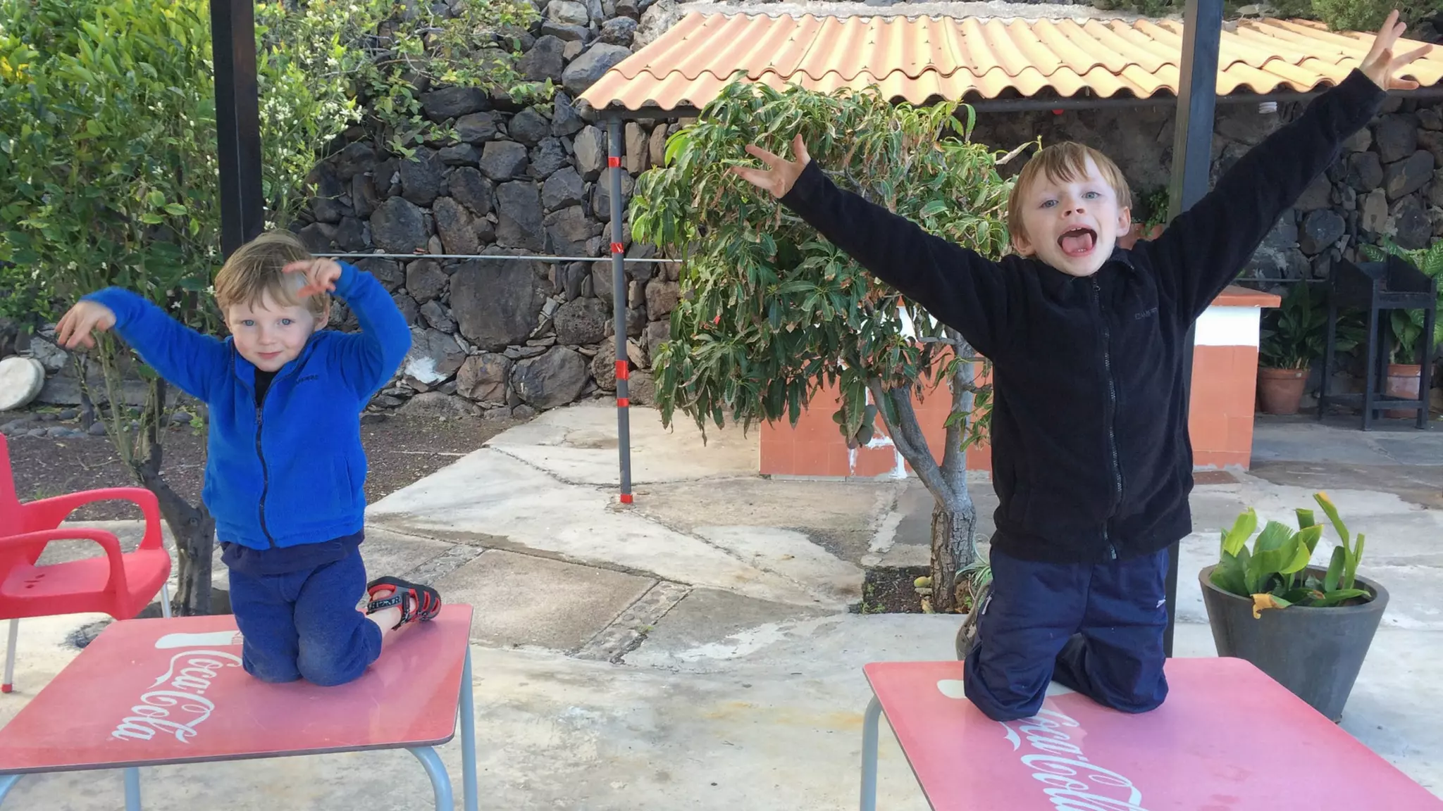 @_natw 
Inse7r t ypehoator oof lydousr .kids 
 