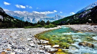 Bukurite natyrore te Shqiperise
• Shqipëria është e njohur në botë për në fushën e turizmit me natyrën e saj të rrallë, hi...