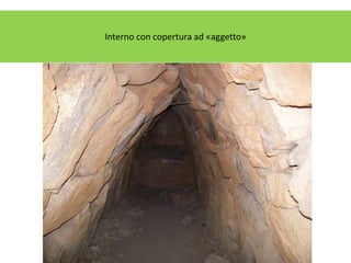 Interno con copertura ad «aggetto»
 