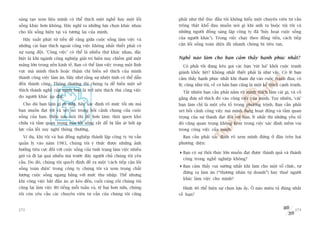 saáng taåo xem liïåu mònh coá thïí thñch möåt nghïì hay möåt löëi           phaãi nhû thïë (luác àêìu töi khöng hiïíu möåt chuyïn viïn tû vêën
söëng khaác hún khöng. Haäy nghô ra nhûäng lûåa choån khaác nhau            tröng thêåt khöí àau muöën noái gò khi anh ta buöåc töåi töi vaâ
cho löëi söëng hiïån taåi vaâ tûúng lai cuãa mònh.                          nhûäng ngûúâi àöìng saáng lêåp cöng ty àaä ‘huãy hoaåi cuöåc söëng
  Haäy xuêët phaát tûâ tiïìn àïì rùçng giûäa cuöåc söëng laâm viïåc vaâ     cuãa ngûúâi khaác’). Trong viïåc chaåy theo àöìng tiïìn, caách tiïëp
nhûäng caái baån thñch ngoaâi cöng viïåc khöng nhêët thiïët phaãi coá       cêån löëi söëng toaân diïån àaä nhanh choáng bõ tiïu tan.
sûå xung àöåt. ‘Cöng viïåc’ coá thïí laâ nhiïìu thûá khaác nhau, àùåc
biïåt laâ khi ngaânh cöng nghiïåp giaãi trñ hiïån nay chiïëm giûä möåt      Nghïì naâo laâm cho baån caãm thêëy haånh phuác nhêët?
maãng lúán trong nïìn kinh tïë. Baån coá thïí laâm viïåc trong möåt lônh      Coá phaãi töi àang kïu goåi caác baån ‘ruát lui’ khoãi cuöåc tranh
vûåc maâ mònh thñch hoùåc thêåm chñ biïën súã thñch cuãa mònh               giaânh khöëc liïåt? Khöng nhêët thiïët phaãi laâ nhû vêåy. Coá leä baån
thaânh cöng viïåc laâm ùn. Haäy nhúá rùçng sûå nhiïåt tònh coá thïí dêîn    caãm thêëy haånh phuác nhêët khi tham dûå vaâo cuöåc tranh àua; coá
àïën thaânh cöng. Thöng thûúâng thò chuáng ta dïî biïën möåt súã            leä, cuäng nhû töi, vïì cú baãn baån cuäng laâ möåt keã thñch caånh tranh.
thñch thaânh nghïì cuãa mònh hún laâ trúã nïn thñch thuá cöng viïåc           Têët nhiïn baån cêìn phaãi nùæm roä mònh thñch laâm caái gò, vaâ cöë
do ngûúâi khaác aáp àùåt.                                                   gùæng àûa súã thñch àoá vaâo cöng viïåc cuãa mònh. Tuy nhiïn, ‘caái’
  Cho duâ baån laâm gò ài nûäa, haäy xaác àõnh roä mûác töëi ûu maâ         baån laâm chó laâ möåt yïëu töë trong phûúng trònh. Baån cêìn phaãi
baån muöën àaåt túái vaâ xeát noá trong böëi caãnh chung cuãa cuöåc         xeát böëi caãnh cöng viïåc maâ mònh àang hoaåt àöång vaâ têìm quan
söëng cuãa baån. Àiïìu naây noái thò dïî hún laâm: thoái quen khoá          troång cuãa sûå thaânh àaåt àöëi vúái baån. Ñt nhêët thò nhûäng yïëu töë
chûäa vaâ têìm quan troång cuãa löëi söëng rêët dïî bõ lêën aát búãi aáp    àoá cuäng quan troång khöng keám trong viïåc xaác àõnh niïìm vui
lûåc cuãa löëi suy nghô thöng thûúâng.                                      trong cöng viïåc cuãa mònh.
  Vñ duå, khi töi vaâ hai àöìng nghiïåp thaânh lêåp cöng ty tû vêën           Baån cêìn phaãi xaác àõnh roä xem mònh àûáng úã àêu trïn hai
quaãn lyá vaâo nùm 1983, chuáng töi yá thûác àûúåc nhûäng aãnh              phûúng diïån:
hûúãng tiïu cûåc àöëi vúái cuöåc söëng cuãa tònh traång laâm viïåc nhiïìu
                                                                              Baån coá sûå thöi thuác lúán muöën àaåt àûúåc thaânh quaã vaâ thaânh
giúâ vaâ ài laåi quaá nhiïìu maâ trûúác àêy ngûúâi chuã chuáng töi yïu
                                                                              cöng trong nghïì nghiïåp khöng?
cêìu. Do àoá, chuáng töi quyïët àõnh àïì ra möåt ‘caách tiïëp cêån löëi
                                                                              Baån caãm thêëy vui sûúáng nhêët khi laâm cho möåt töí chûác, tûå
söëng toaân diïån’ trong cöng ty chuáng töi vaâ xem troång chêët
                                                                              àûáng ra laâm ùn (“thûúng nhên tûå doanh”) hay thuï ngûúâi
lûúång cuöåc söëng ngang bùçng vúái mûác thu nhêåp. Thïë nhûng
                                                                              khaác laâm viïåc cho mònh?
khi cöng viïåc bùæt àêìu aâo aåt keáo àïën, cuöëi cuâng röìi chuáng töi
cuäng laåi laâm viïåc 80 tiïëng möîi tuêìn vaâ, tïå haåi hún nûäa, chuáng     Hònh 40 thïí hiïån sûå choån lûåa êëy. Ö naâo miïu taã àuáng nhêët
töi coân yïu cêìu caác chuyïn viïn tû vêën cuãa chuáng töi cuäng            vïì baån?


272                                                                                                                                               273
 