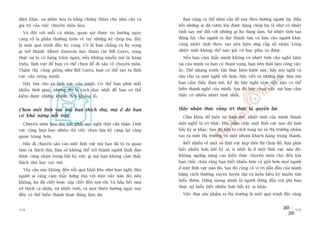 diïån khaác, sûå phên hoáa laâ bùçng chûáng thïm cho nhu cêìu vaâ           Baån cuäng coá thïí nhòn vêën àïì naây theo hûúáng ngûúåc laåi. Hêìu
giaá trõ cuãa viïåc chuyïn mön hoáa.                                      hïët nhûäng ai àaä vûún lïn àûúåc haâng choáp bu laâ nhúâ coá nhiïåt
  Vaâ àöëi vúái möîi caá nhên, quan saát àûúåc xu hûúáng ngaây            tònh say mï àöëi vúái nhûäng gò hoå àang laâm. Sûå nhiïåt tònh taåo
caâng roä laâ phêìn thûúãng luön vïì tay nhûäng keã choáp bu, àêëy        àöång lûåc cho ngûúâi ta àaåt thaânh tûåu vaâ laâm cho ngûúâi khaác
laâ möåt quaá trònh àêìy hy voång. Coá leä baån chùèng coá hy voång       cuäng nhiïåt tònh theo, taåo nïn hiïåu ûáng cêëp söë nhên. Loâng
gò trúã thaânh Albert Einstein hay thêåm chñ Bill Gates, song             nhiïåt tònh khöng thïí naâo giaã vúâ hay phõa ra àûúåc.
thûåc sûå laâ coá haâng trùm ngaân, nïëu khöng muöën noái laâ haâng         Nïëu baån caãm thêëy mònh khöng coá nhiïåt tònh cho nghïì hiïån
triïåu, lônh vûåc àïí baån coá thïí choån àïí ài sêu vïì chuyïn mön.      taåi cuãa mònh vaâ baån coá tham voång, baån nïn thöi laâm cöng viïåc
Thêåm chñ, cuäng giöëng nhû Bill Gates, baån coá thïí taåo ra lônh        êëy. Thïë nhûng trûúác khi thûåc hiïån bûúác naây, haäy suy nghô vaâ
vûåc cuãa riïng mònh.                                                     tòm cho ra möåt nghïì töët hún. Haäy viïët ra nhûäng viïåc laâm maâ
  Haäy tòm cho ra lônh vûåc cuãa mònh. Coá thïí baån phaãi mêët           baån caãm thêëy àam mï. Kïë àoá haäy nghô xem viïåc naâo coá thïí
nhiïìu thúâi gian, nhûng àoá laâ caách duy nhêët àïí baån coá thïí        biïën thaânh nghïì cuãa mònh. Sau àoá haäy choån viïåc maâ baån caãm
kiïëm àûúåc nhûäng khoaãn tiïìn khöíng löì.                               thêëy coá nhiïìu nhiïåt tònh nhêët.


Choån möåt lônh vûåc maâ baån thñch thuá, maâ úã àoá baån                 Haäy nhêån thûác rùçng tri thûác laâ quyïìn lûåc
coá khaã nùng nöíi tröåi                                                    Chòa khoáa àïí biïën sûå àam mï, nhiïåt tònh cuãa mònh thaânh
  Chuyïn mön hoáa àoâi hoãi phaãi suy nghô thêåt cêín thêån. Lônh         möåt nghïì laâ tri thûác. Haäy nùæm chùæc möåt lônh vûåc naâo àoá hún
vûåc caâng heåp bao nhiïu thò viïåc choån lûåa kyä caâng laåi caâng       bêëy kyâ ai khaác. Sau àoá tòm ra caách tung noá ra thõ trûúâng nhùçm
quan troång hún.                                                          taåo ra möåt thõ trûúâng vaâ möåt nhoám khaách haâng trung thaânh.
  Haäy ài chuyïn sêu vaâo möåt lônh vûåc maâ baån àaä toã ra quan           Biïët nhiïìu vïì möåt söë lônh vûåc heåp thöi thò chûa àuã. Baån phaãi
têm vaâ thñch thuá. Baån seä khöng thïí trúã thaânh ngûúâi laänh àaåo     biïët nhiïìu hún bêët kyâ ai, ñt nhêët laâ úã möåt lônh vûåc naâo àoá.
àûúåc cöng nhêån trong bêët kyâ viïåc gò maâ baån khöng caãm thêëy        Khöng ngûâng nêng cao kiïën thûác chuyïn mön cho àïën khi
thñch thuá hay say mï.                                                    baån chùæc chùæn rùçng baån biïët nhiïìu hún vaâ gioãi hún moåi ngûúâi
  Yïu cêìu naây khöng àïën nöîi quaá khùæt khe nhû baån nghô. Moåi        úã möåt lônh vûåc naâo àoá. Sau àoá cuãng cöë võ trñ dêîn àêìu cuãa mònh
ngûúâi ai cuäng caãm thêëy hûáng thuá vúái möåt viïåc naâo àoá; nïëu      bùçng caách thûúâng xuyïn luyïån têåp vaâ luön hiïëu kyâ muöën tòm
khöng, hoå àaä chïët hoùåc sùæp chïët àïën núi röìi. Vaâ hêìu hïët moåi   hiïíu thïm. Àûâng mong mònh laâ ngûúâi àûáng àêìu trûâ phi baån
súã thñch caá nhên, sûå nhiïåt tònh, vaâ moåi thiïn hûúáng ngaây nay      thûåc sûå hiïíu biïët nhiïìu hún bêët kyâ ai khaác.
àïìu coá thïí biïën thaânh hoaåt àöång laâm ùn.                             Viïåc àûa saãn phêím ra thõ trûúâng laâ möåt quaá trònh àêìy saáng


318                                                                                                                                           319
 