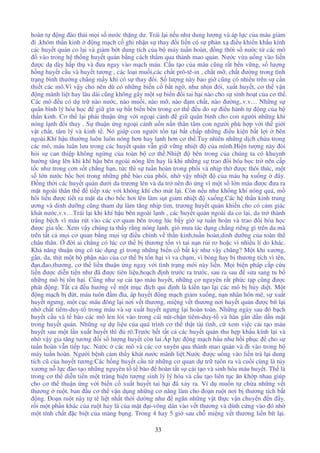 33
hoàn t ng ào th i m i s nư c th ng dư. Trái l i n u như dung lư ng và áp l c c a máu gi m
i ,khóm th n kinh ng m ch c ghi nh n s thay i li n có s ph n x i u khi n kh u kính
các huy t qu n co l i và gi m b t dung tích c a b máy tu n hoàn, ng th i s nư c t các mô
vào trong h th ng huy t qu n b ng cách th m qua thành mao qu n. Nư c v a u ng vào li n
ư c d dày h p th và ưa ngay vào m ch máu. C u t o c a máu cũng r t b n v ng, s lư ng
h ng huy t c u và huy t tương , các lo i mu i,các ch t prô-tê-in , ch t m , ch t ư ng trong tình
tr ng bình thư ng ch ng m y khi có s thay i. S lư ng này bao gi cũng có nhi u trên s c n
thi t các mô.Vì v y cho nên dù có nh ng bi n c b t ng , như nh n ói, xu t huy t, cơ th v n
ng mãnh li t hay lâu dài cũng không gây m t s bi n i tai h i nào cho s sinh ho t c a cơ th .
Các mô u có d tr nào nư c, nào mu i, nào m , nào m ch t, nào ư ng,.v.v… Nh ng s
quân bình lý hóa h c gi gìn s b t bi n bên trong cơ th u do s i u hành t ng c a b
th n kinh. Cơ th l i ph i thu n ng v i ngo i c nh gi quân bình cho con ngư i nh ng khi
nóng l nh i thay . S thu n ng ngo i c nh u n n n thân tâm con ngư i phù h p v i th gi i
v t ch t, tâm lý và kinh t . Nó giúp con ngư i t n t i b t ch p nh ng i u ki n b t l i bên
ngoài.Khí h u thư ng luôn luôn nóng hơn hay l nh hơn cơ th .Tuy nhiên nh ng d ch ch a trong
các mô, máu luân lưu trong các huy t qu n v n gi v ng nhi t c a mình.Hi n tư ng này òi
h i s can thi p không ng ng c a toàn b cơ th .Nhi t bên trong c a chúng ta có khuynh
hư ng tăng lên khi khí h u bên ngoài nóng lên hay là khi nh ng s trao i hóa h c tr nên c p
t c như trong cơn s t ch ng h n, t c thì s tu n hoàn trong ph i và nh p th ư c thôi thúc, m t
s l n nư c b c hơi trong nh ng ph bào c a ph i, nh v y nhi t c a máu h xu ng ây.
ng th i các huy t qu n dư i da trương lên và da tr nên ng vì m t s l n máu ư c ưa ra
m t ngoài thân th ti p xúc v i không khí cho mát l i. Còn n u như không khí nóng quá, m
hôi li n ư c ti t ra m t da cho b c hơi lên làm s t gi m nhi t xu ng.Các h th n kinh trung
ương và dinh dư ng cũng tham d làm tăng nh p tim, trương huy t qu n khi n cho có c m giác
khát nư c,v.v…Trái l i khi khí h u bên ngoài l nh , các huy t qu n ngoài da co l i, da tr thành
tr ng b ch vì máu rút vào các cơ quan bên trong lúc b y gi s tu n hoàn và trao i hóa h c
ư c gia t c. Xem v y chúng ta th y r ng nóng l nh, gió mưa tác d ng ch ng riêng gì trên da mà
trên t t c m i cơ quan b ng m i s i u ch nh v th n kinh,tu n hoàn,dinh dư ng c a toàn th
châu thân. i ai ch ng có lúc cơ th b thương t n vì tai n n r i ro ho c vì nhi u lí do khác.
Kh năng thu n ng có tác d ng gì trong nh ng bi n c b t kỳ như v y chăng? M t khi xương,
gân, da, th t m t b ph n nào c a cơ th b t n h i vì va ch m, vì b ng hay b thương tích vì tên,
n, ao,thương, cơ th li n thu n ng ngay v i tình tr ng m i này li n. M i bi n pháp c p c u
li n ư c di n ti n như ã ư c tiên li u,ho ch nh trư c ra trư c, sau ra sau s a sang tu b
nh ng mô b t n h i. Cũng như s c i t o máu huy t, nh ng cơ nguyên r t ph c t p cũng ư c
phát ng. T t c u hư ng v m t m c ích qui nh là ki n t o l i các mô b h y di t. M t
ng m ch b t, máu tuôn m ìa, áp huy t ng m ch gi m xu ng, n n nhân hôn mê, s xu t
huy t ngưng, m t c c máu ông l i nơi v t thương, mi ng v t thương nơi huy t qu n ư c bít l i
nh ch t tiêm-duy-t trong máu và s xu t huy t ngưng l i hoàn toàn. Nh ng ngày sau ó b ch
huy t c u và t bào các mô len l i vào trong cái nút-ch n tiêm-duy-t và hàn g n d n d n m t
trong huy t qu n. Nh ng s d li u c a quá trình cơ th th t tài tình, c xem vi c c i t o máu
huy t sau m t l n xu t huy t thì rõ.Trư c h t t t c các huy t qu n thu h p kh u kính l i và
nh v y gia tăng tương i s lư ng huy t còn lai.Áp l c ng m ch h u như h i ph c cho s
tu n hoàn v n ti p t c. Nư c các mô và các cơ xuyên qua thành mao qu n và i vào trong b
máy tu n hoàn. Ngư i b nh c m th y khát nư c mãnh li t.Nư c ư c u ng vào li n tr l i dung
tích cũ c a huy t tương.Các h ng huy t c u t nh ng cơ quan d tr tuôn ra và cu i cùng là t y
xương n l c ào t o nh ng nguyên t t bào hoàn t t s c i t o và sinh hóa máu huy t. Th là
trong cơ th di n ti n m t tràng hi n tư ng sinh lý lý hóa và c u t o liên t c ăn kh p nhau giúp
cho cơ th thu n ng v i bi n c xu t huy t tai h i ã x y ra. Ví d mu n t ch a nh ng v t
thương ru t, ban u cơ th v n d ng nh ng cơ năng làm cho o n ru t nơi b thương tích b t
ng. o n ru t này t tê li t nh t th i dư ng như ngăn nh ng v t th c v n chuy n n y,
r i m t ph n khác c a ru t hay là c a m t i-võng dán vào v t thương và dính c ng vào ó nh
m t tính ch t c bi t c a màng b ng. Trong 4 hay 5 gi sau ch mi ng v t thương li n bít l i.
 