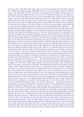 6
cách xông ư p và t p nhi m. Th c Alaya quán xuy n n i tâm, bao g m ký c là năng l c gi gìn
t t c nh ng kinh nghi m cá nhân, nh ng i u h c h i và trí tư ng tư ng là năng l c t di n l i
trong trí não nh ng i v t ã tri giác trư c và nh nh ng y u t mư n dĩ vãng ki n t o ra
nh ng quan ni m m i, nh ng hình nh m i. i u mà ít ai nghĩ n là ti m th c c a chúng ta t
th nó là vô biên thì ti m năng c a ký c và c a trí tư ng tư ng cũng vô biên. Trí nh là gì? N u
chúng ta khôi ph c toàn di n ti m năng hàm tàng c a ký c, ch ng nh ng chúng ta có th h i
tư ng l i th i niên thi u c a chúng ta mà c nguyên th vô biên c a chúng ta và c c a nh ng k
khác, i u này gi i thích các phép l c thông c a các nhà tu Ph t. ôi nhà tâm lý h c Tây phương
b o r ng b não c a chúng ta v i hàng t t bào c a nó là nơi mà m i s ư c ghi nh . Ph n này
c a b não ghi nh nh ng chuy n này và ph n kia c a b não ghi nh nh ng chuy n kia, … H
k t lu n r ng vài b ph n c a b não là kho ch a ký c, r ng trí nh ư c ghi nh n như nó ư c
ghi nh n trên băng nh a máy ghi âm. Cái mà ta g i là hoài ni m ch là m t d u v t v t ch t in vào
t bào óc não nhưng khi ư c khêu g i ra thì có kèm theo m t hi n tư ng ý th c, nhưng ó ch là
m t hi n tư ng ph tòng, m t ph n nh không c n kíp gì. B n tính c t y u c a hoài ni m là v t
ch t. Nhưng ai trong chúng ta mà l i ch ng hi u r ng t t c các t ch c t bào c a chúng ta u
ư c nuôi dư ng b ng khí huy t và thư ng xuyên bi n d ch hàng ngày. Cách ây 10 năm, các t
bào não c a chúng ta hoàn toàn khác bi t tình tr ng hi n nay c a chúng do s sanh di t i thay
không ng ng c a t t c m i t bào. Th mà chúng ta có th h i tư ng l i nh ng gì ã x y ra cách
ây 10 ho c 50 năm v trư c! Nhi u nhà khoa h c b o r ng n u m t ph n nào ó c a b óc b t n
h i, lúc ó chúng ta không th nh l i ư c nh ng i u nào ó. H nghĩ r ng ph n ó ch a tr
m t th gì gi ng như m t kho hàng, m t v a thóc. i u này sai: ph n c bi t kia c a b não có
m t kh năng nào ó làm cho nó s c di n d ch nh ng rung ng trong sâu th m c a ti m th c
vô biên. Tư tư ng và ký c c a chúng ta không ph i do chúng ta làm nên, nói úng ra chúng i
vào trong chúng ta ch ng khác nào âm nh c i vào trong máy radio. Khi nh ng b ph n c a máy
radio không ư c tinh vi t t p, nó không th phát thanh rõ r t; khi b óc c a chúng ta b t n h i,
nó không th di n d ch chi u dài các lu ng sóng và k t qu là m t trí nh . Ngư i ta ch bi t b
não là cơ quan phát sinh tri giác, ký c,v.v… ch không bi t bên trong cơ quan này còn có m t
ti m th c vô hình mà v n năng i u khi n. Ký c vũ tr , ngư i n g i là Akasha, Ph t h c g i
là nghi p c nh. Ti m th c vô hình nhưng r ng l n vô biên, bao trùm kh p vũ tr . Ti m th c hàm
tàng các h t gi ng và phát kh i các hi n hành. Nh tính ch t ph bi n ó c a ti m th c nên ngư i
ta m i có th c t nghĩa nh ng gi c m ng tiên tri, các hi n tr ng d giác, vi n c m và thông tinh.
Ti m th c là c a chung cho m i ch t, m i loài nh tính ch t công c ng y m i có th gi i thích
ư c ch ng nh ng là các ho t ng c a loài ngư i và súc v t, s sinh trư ng c a cây c i, s khôn
khéo c a chúng trong vi c ơm hoa k t nh y mà còn c t nghĩa ư c các hi n tư ng hoá h c như
s k t tinh và lý h c như s chuy n ng c a nam châm. Kinh d ch là b sách tri t h c ch ng
nh ng thuy t minh s bi n hoá i thay c a s v t mà còn gi ng d y s liên h tương quan th ng
nh t c a cá th và toàn th , s c m thông m t thi t gi a ti m th c b n ngã v i ti m th c tha nhân
n ti m th c i ng v n v t, nghĩa là c m t quan ni m v vũ tr c a c nhân, do ó v sau
ngư i ta áp d ng thành l p các khoa lý s , b c ph , chiêm tinh, … tiên oán linh nghi m các
vi c quá kh , v lai m t cách huy n di u. Ti m th c vô biên c a vũ tr th hi n trong con ngư i là
gi ng h u tình li n b ch p làm b n ngã và óng khung trong v trí h p hòi c a cá nhân qua các
i u ki n v t ch t và tinh th n th hư ng. Ti m th c hàm ch a nh ng ch ng t v n s n có t vô
th và do “t p s thành ch ng” b i thói quen mà thành, tuy b t p nhi m vì ngã ch p, ây ti m
th c v n thâu nh n, hàm tàng s huân t p c a b t c ch ng t nào không phân bi t thi n ác r i
g p nhân duyên và th i cơ s phát kh i, hi n hành. Nhưng mu n s c phát kh i hi n hành, các
ch ng t này ph i năng l c. M t ch ng t m i gieo l n u trong ti m th c là m t ti m năng
m i ư c huân sinh, ti m năng này n u mu n ư c phát tri n, l n m nh c n ph i ư c ti p l c,
tăng cư ng b ng cách gieo i gieo l i nh ng ch ng t cùng lo i ó. T p quán óng ây vai trò
vô cùng quan tr ng: chúng ta càng huân t p nghĩa là m t th h t gi ng càng gieo i gieo l i nhi u
l n, nói m t cách khác m t ch ng t ã gieo ti m th c ư c g i i g i l i cho nó xu t hi n
nhi u l n ý th c r i tái nh p ti m th c thì ti m năng c a nó càng ư c chóng huân trư ng
s c kh i hi n. Ti m th c m i ngư i ch a m t s ch ng t tính ch t khác nhau, do ó m i
 
