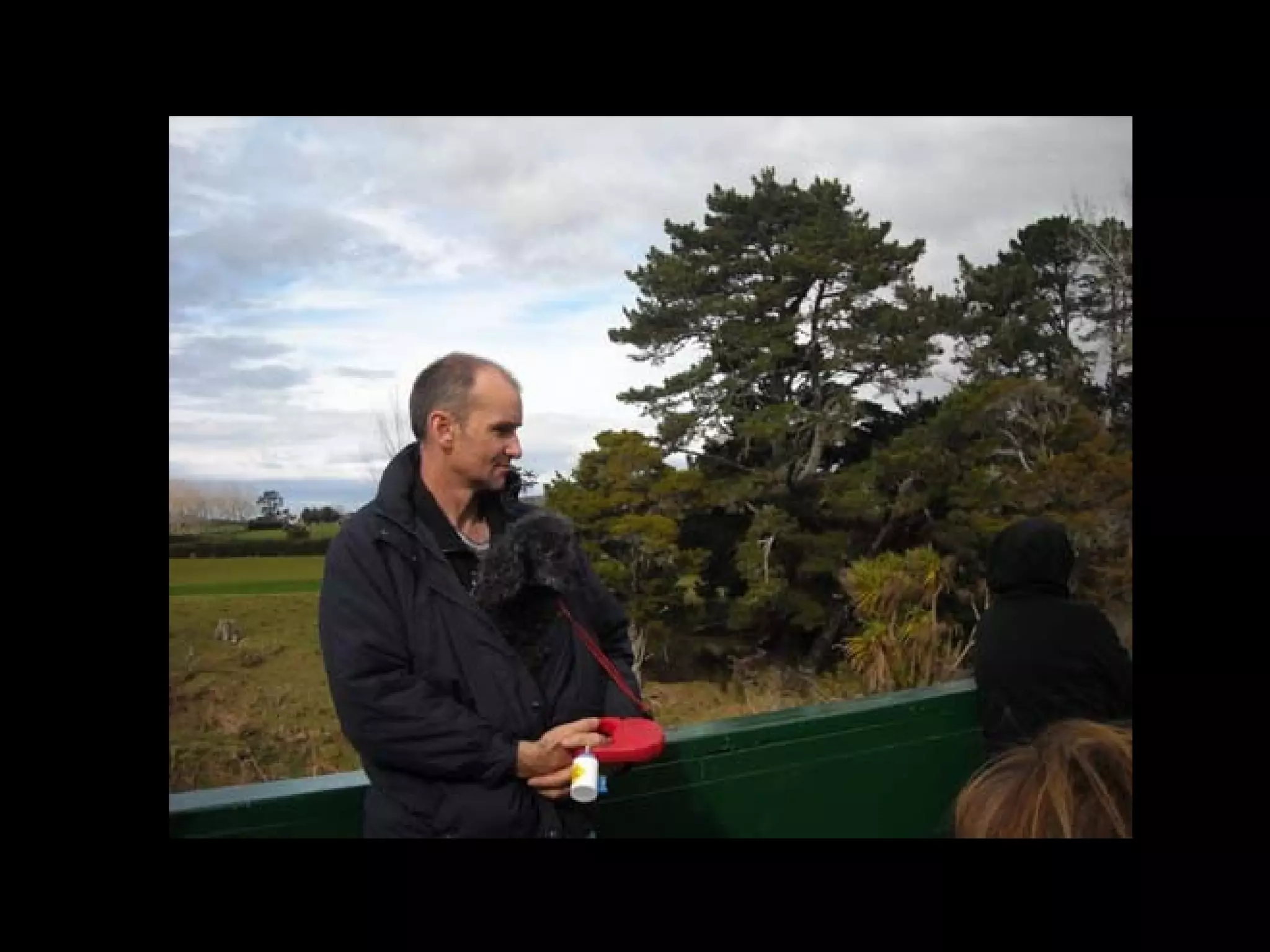 Waihi (Goldfield Train) – June 7, 2008




                This dog has a good owner!
 