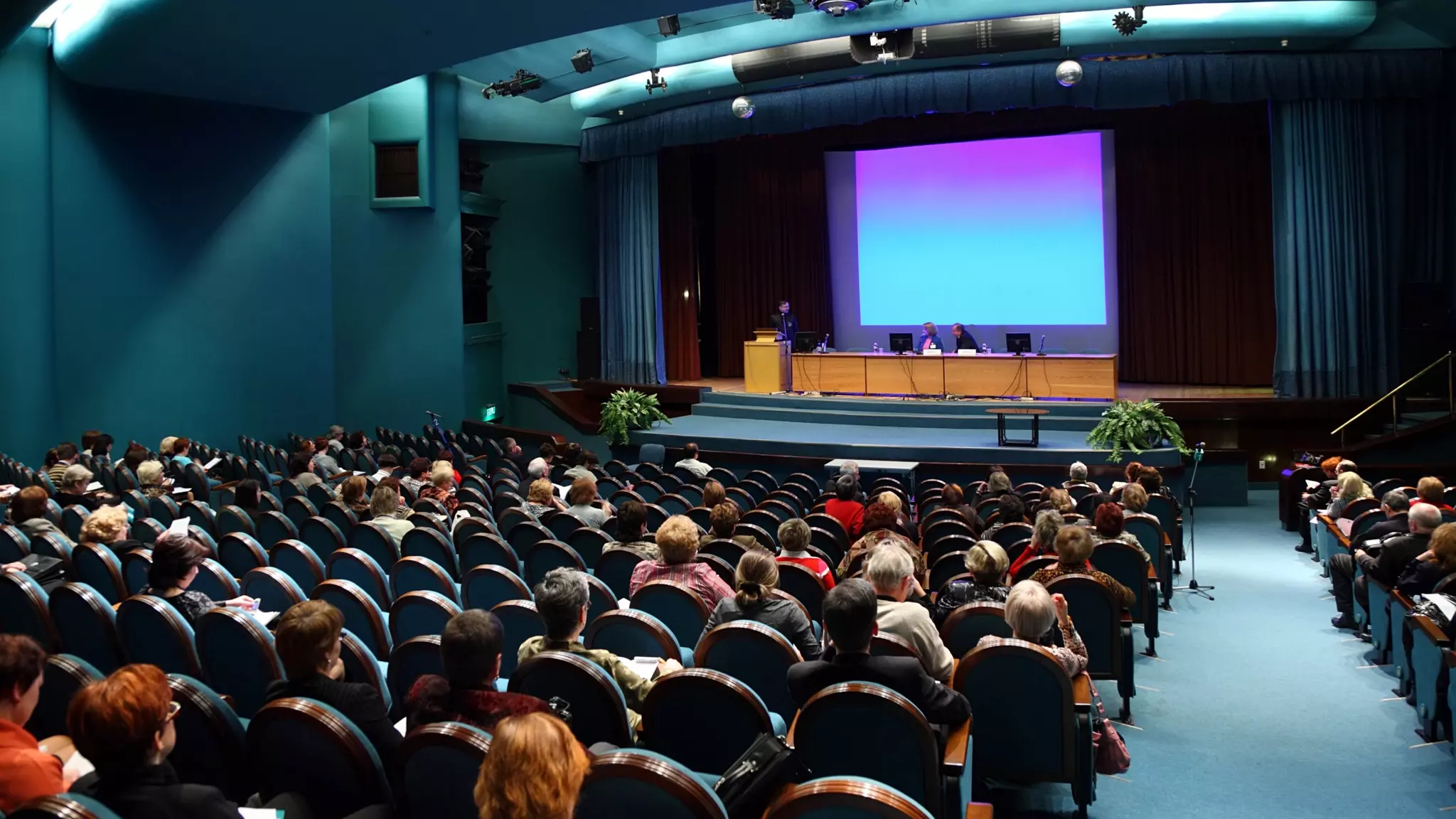 10
Forget this. The attention
spans aren’t available for
long static sessions.
 