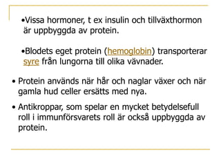 Vad är omega-3-fettsyror och var finns de?Om den sista dubbelbindningen i en fettsyra sitter vid den tredje sista kolatomen i kedjan, kallas fettsyran för en omega-3-fettsyra (w3-fettsyra eller (n-3)-fettsyra).Det är i synnerhet tre omega-3 fettsyror som är av betydelse: alfa-linolensyra, EPA (eikosapentaensyra) och DHA (docosahexaensyra). Alfa-linolensyra finns bland annat i raps- och sojaolja. EPA och DHA finns företrädesvis i fet fisk, som lax, öring, makrill och sill, samt i fiskleverolja.Vad är omega-6-fettsyror och var finns de?Om den sista dubbelbindningen i en fettsyra sitter vid den sjätte sista kolatomen i kedjan, kallas fettsyran för en omega-6-fettsyra (w6-fettsyra eller (n-6)-fettsyra).Av omega-6-fettsyrorna är i synnerhet två betydelsefulla, nämligen linolsyra som till exempel finns i växtoljor och arakidonsyra som främst finns i kött. Vad är omega-9-fettsyror och var finns de?Oljesyra är en enkelomättad omega-9-fettsyra som finns speciellt i oliv- och rapsolja.