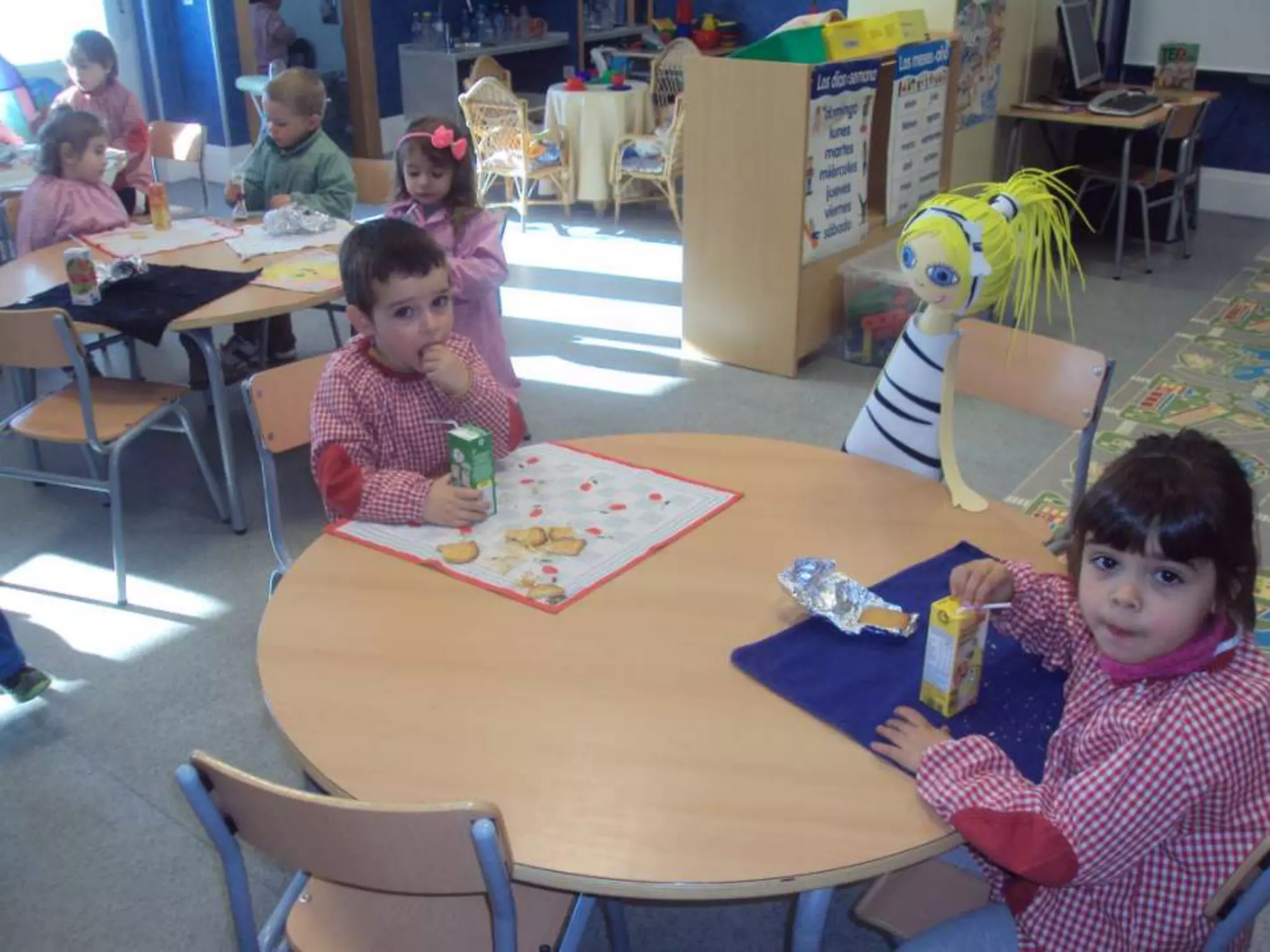 Nuestro cole junto a inés