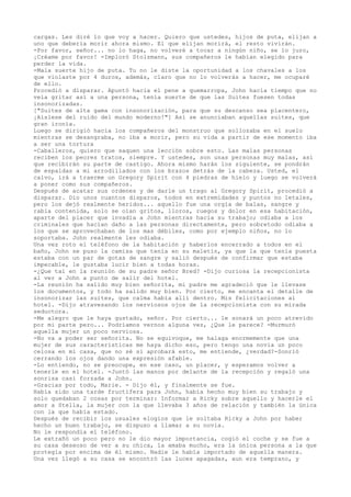 cargas. Les diré lo que voy a hacer. Quiero que ustedes, hijos de puta, elijan a
uno que debería morir ahora mismo. El que elijan morirá, el resto vivirán.
-Por favor, señor... no lo haga, no volveré a tocar a ningún niño, se lo juro,
¡Créame por favor! -Imploró Stolzmann, sus compañeros le habían elegido para
perder la vida.
-Mala suerte hijo de puta. Tu no le diste la oportunidad a los chavales a los
que violaste por 4 duros, además, claro que no lo volverás a hacer, me ocuparé
de ello.
Procedió a disparar. Apuntó hacia el pene a quemarropa, John hacía tiempo que no
veía gritar así a una persona, tenía suerte de que las Suites fuesen todas
insonorizadas.
["Suites de alta gama con insonorización, para que su descanso sea placentero,
¡Aíslese del ruido del mundo moderno!"] Así se anunciaban aquellas suites, que
gran ironía.
Luego se dirigió hacia los compañeros del monstruo que sollozaba en el suelo
mientras se desangraba, no iba a morir, pero su vida a partir de ese momento iba
a ser una tortura
-Caballeros, quiero que saquen una lección sobre esto. Las malas personas
reciben los peores tratos, siempre. Y ustedes, son unas personas muy malas, así
que recibirán su parte de castigo. Ahora mismo harán los siguiente, se pondrán
de espaldas a mi arrodillados con los brazos detrás de la cabeza. Usted, el
calvo, irá a traerme un Gregory Spirit con 4 piedras de hielo y luego se volverá
a poner como sus compañeros.
Después de acatar sus ordenes y de darle un trago al Gregory Spirit, procedió a
disparar. Dio unos cuantos disparos, todos en extremidades y puntos no letales,
pero los dejó realmente heridos... aquello fue una orgía de balas, sangre y
rabia contenida, solo se oían gritos, lloros, ruegos y dolor en esa habitación,
aparte del placer que invadía a John mientras hacía su trabajo; odiaba a los
criminales que hacían daño a las personas directamente, pero sobretodo odiaba a
los que se aprovechaban de los mas débiles, como por ejemplo niños, no lo
soportaba. John realmente les odiaba.
Una vez roto el teléfono de la habitación y haberlos encerrado a todos en el
baño, John se puso la camisa que tenía en su maletín, ya que la que tenía puesta
estaba con un par de gotas de sangre y salió después de confirmar que estaba
impecable, le gustaba lucir bien a todas horas.
-¿Que tal en la reunión de su padre señor Bred? -Dijo curiosa la recepcionista
al ver a John a punto de salir del hotel.
-La reunión ha salido muy bien señorita, mi padre me agradeció que le llevase
los documentos, y todo ha salido muy bien. Por cierto, me encanta el detalle de
insonorizar las suites, que calma había allí dentro. Mis felicitaciones al
hotel. -Dijo atravesando los nerviosos ojos de la recepcionista con su mirada
seductora.
-Me alegro que le haya gustado, señor. Por cierto... le sonará un poco atrevido
por mi parte pero... Podríamos vernos alguna vez, ¿Que le parece? -Murmuró
aquella mujer un poco nerviosa.
-No va a poder ser señorita. No se equivoque, me halaga enormemente que una
mujer de sus características me haya dicho eso, pero tengo una novia un poco
celosa en mi casa, que no sé si aprobará esto, me entiende, ¿verdad?-Sonrió
cerrando los ojos dando una expresión afable.
-Lo entiendo, no se preocupe, en ese caso, un placer, y esperamos volver a
tenerle en el hotel. -Juntó las manos por delante de la recepción y regaló una
sonrisa casi forzada a John.
-Gracias por todo, Marie. - Dijo él, y finalmente se fue.
Había sido una tarde fructífera para John, había hecho muy bien su trabajo y
solo quedaban 2 cosas por terminar: Informar a Ricky sobre aquello y hacerle el
amor a Stella, la mujer con la que llevaba 3 años de relación y también la única
con la que había estado.
Después de recibir los usuales elogios que le soltaba Ricky a John por haber
hecho un buen trabajo, se dispuso a llamar a su novia.
No le respondía el teléfono.
Le extrañó un poco pero no le dio mayor importancia, cogió el coche y se fue a
su casa deseoso de ver a su chica, la amaba mucho, era la única persona a la que
protegía por encima de él mismo. Nadie le había importado de aquella manera.
Una vez llegó a su casa se encontró las luces apagadas, aun era temprano, y

 