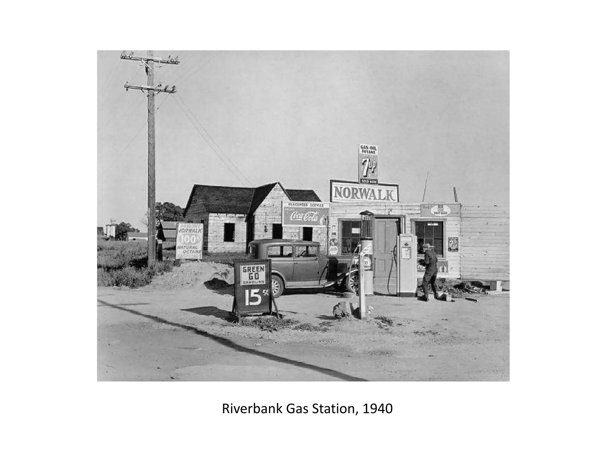 Riverbank Gas Station, 1940

 