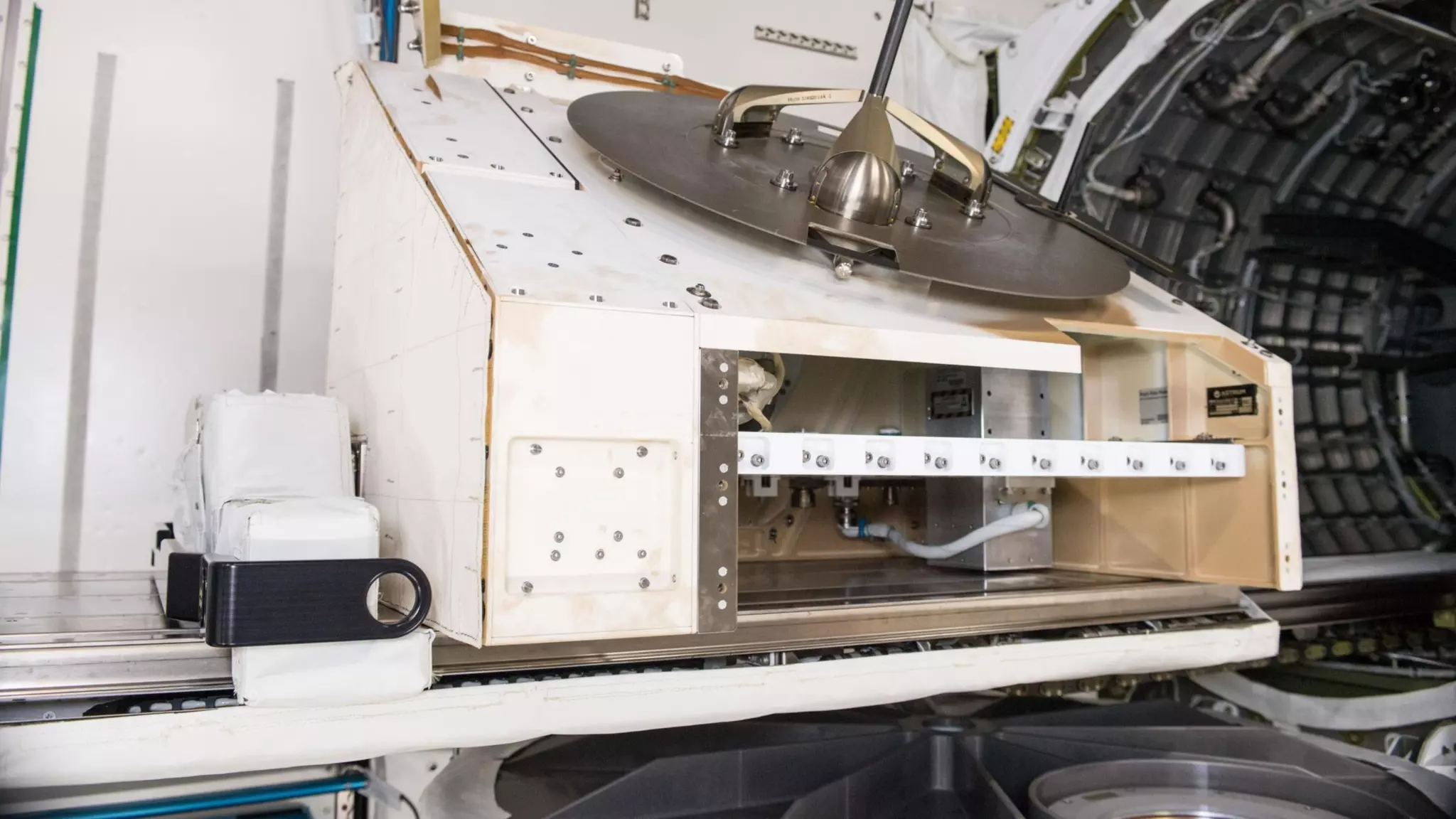 Hardware in Space | PPT