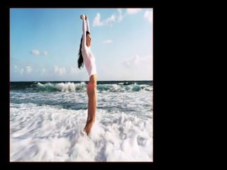 Abra seus olhos ao nascer das auroras.  E nunca dos poentes lastimosos... Conserva em teu rosto as linhas de seus sorrisos.  E nunca os sucos de teu pranto... 